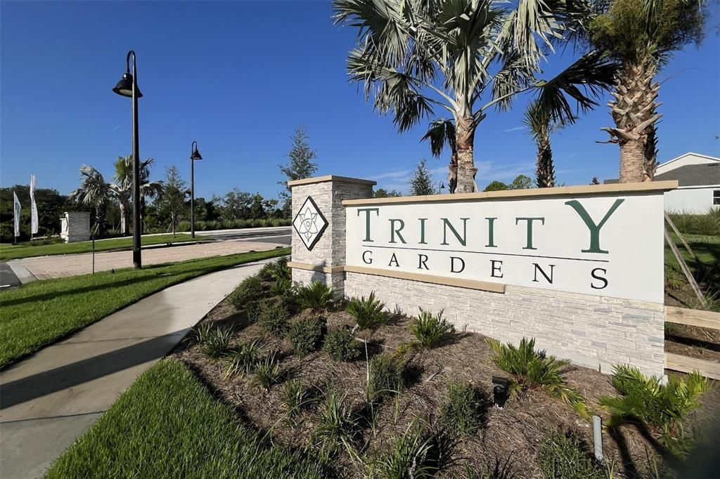 For Sale: $399,999 (4 beds, 2 baths, 1867 Square Feet)