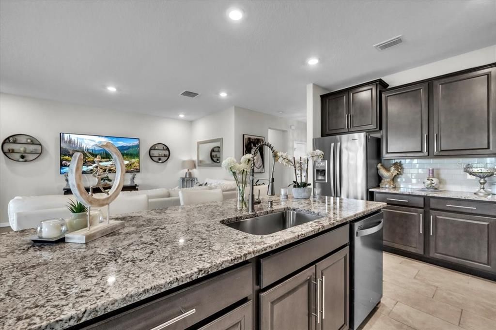 На продажу: $499,000 (3 спален, 2 ванн, 2045 Квадратных фут)