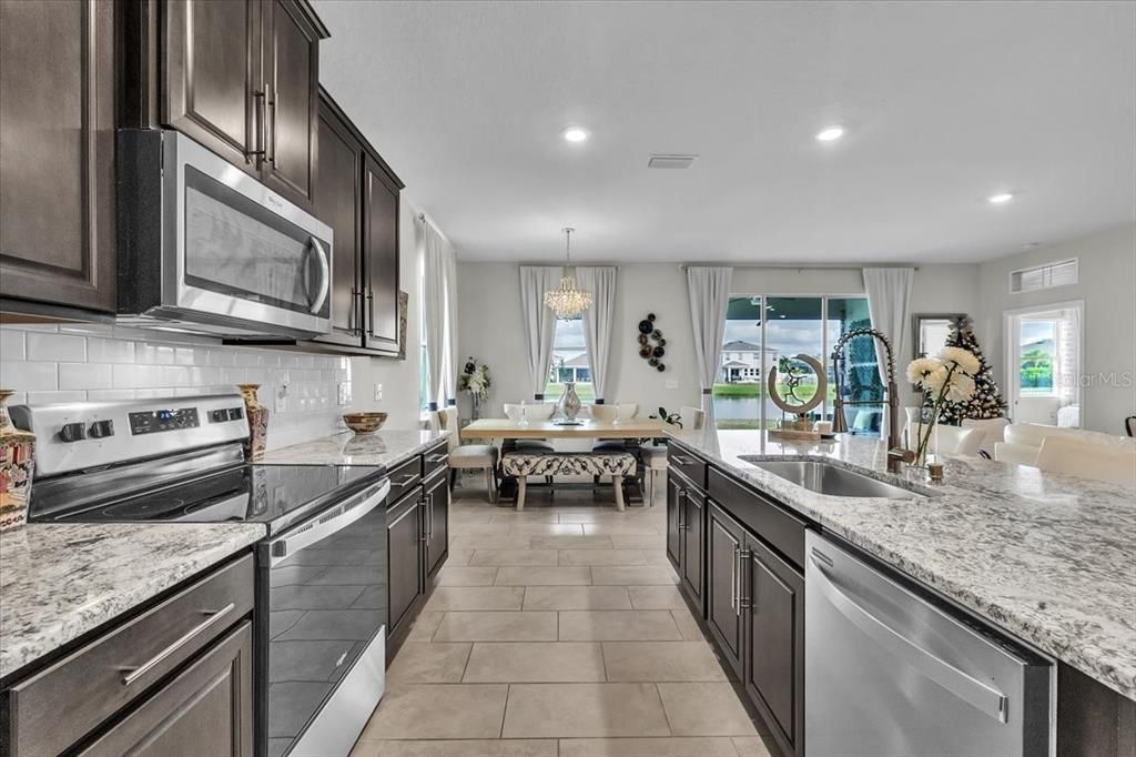 На продажу: $499,000 (3 спален, 2 ванн, 2045 Квадратных фут)