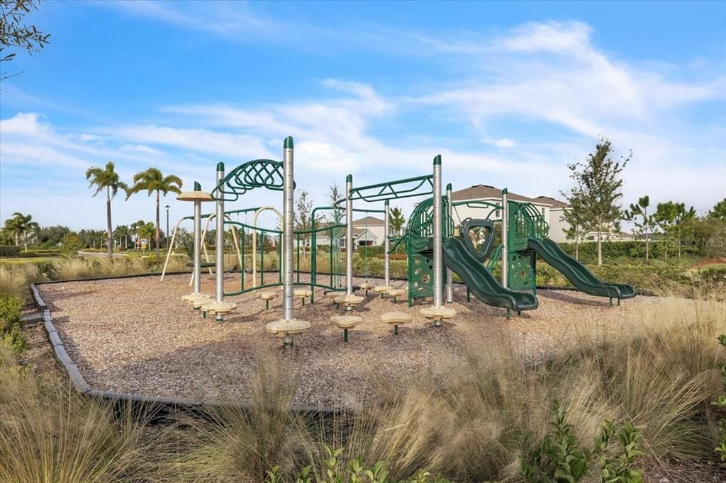 На продажу: $499,000 (3 спален, 2 ванн, 2045 Квадратных фут)