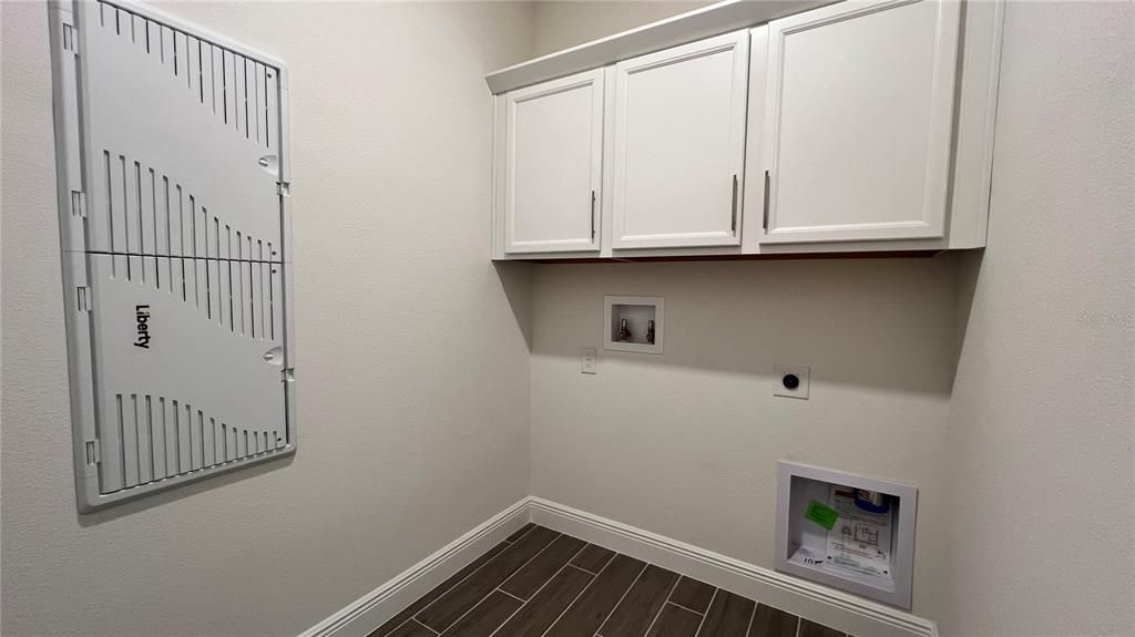 Под контрактом: $320,000 (3 спален, 2 ванн, 1433 Квадратных фут)