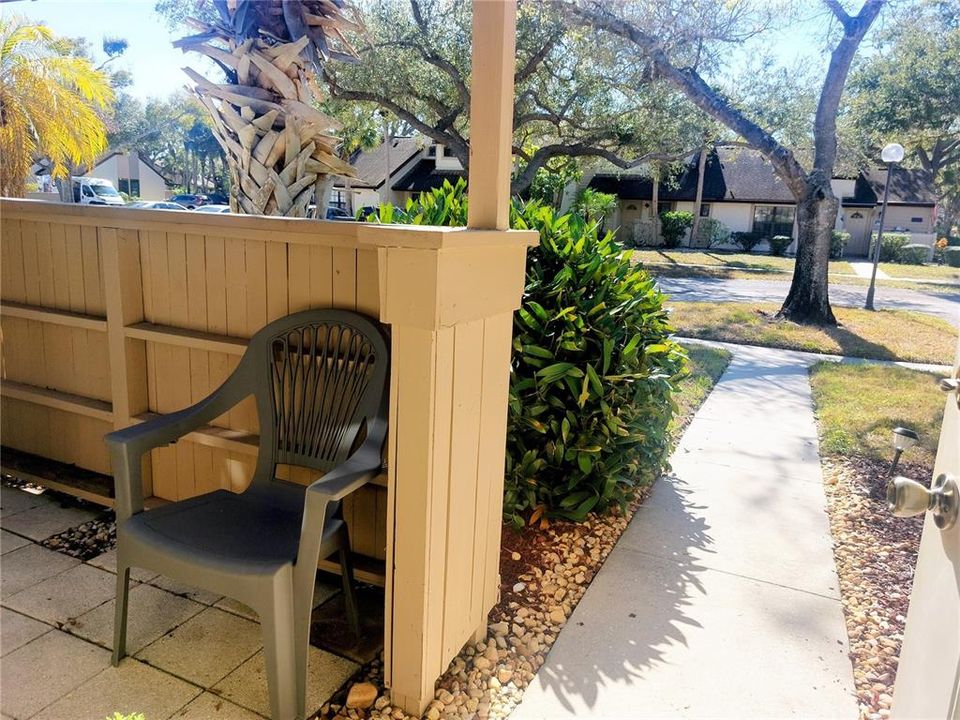 For Sale: $210,000 (2 beds, 2 baths, 937 Square Feet)