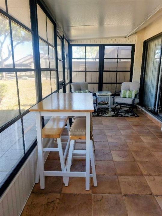 For Sale: $210,000 (2 beds, 2 baths, 937 Square Feet)