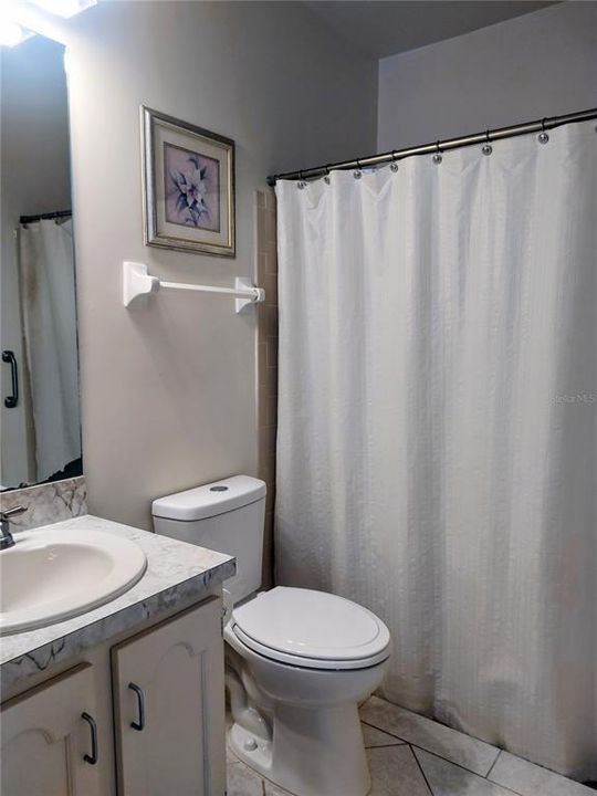 For Sale: $210,000 (2 beds, 2 baths, 937 Square Feet)