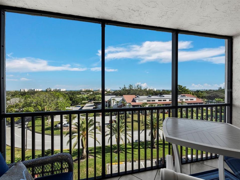 На продажу: $485,000 (2 спален, 1 ванн, 928 Квадратных фут)