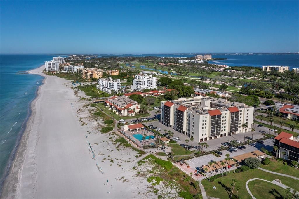 На продажу: $485,000 (2 спален, 1 ванн, 928 Квадратных фут)