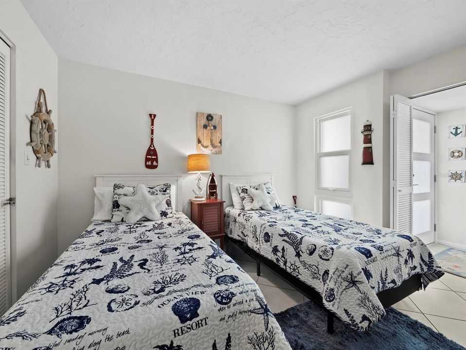 На продажу: $485,000 (2 спален, 1 ванн, 928 Квадратных фут)