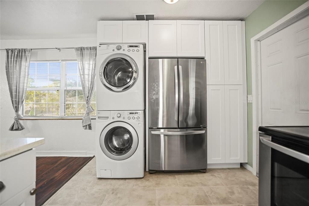 For Rent: $2,200 (2 beds, 1 baths, 720 Square Feet)