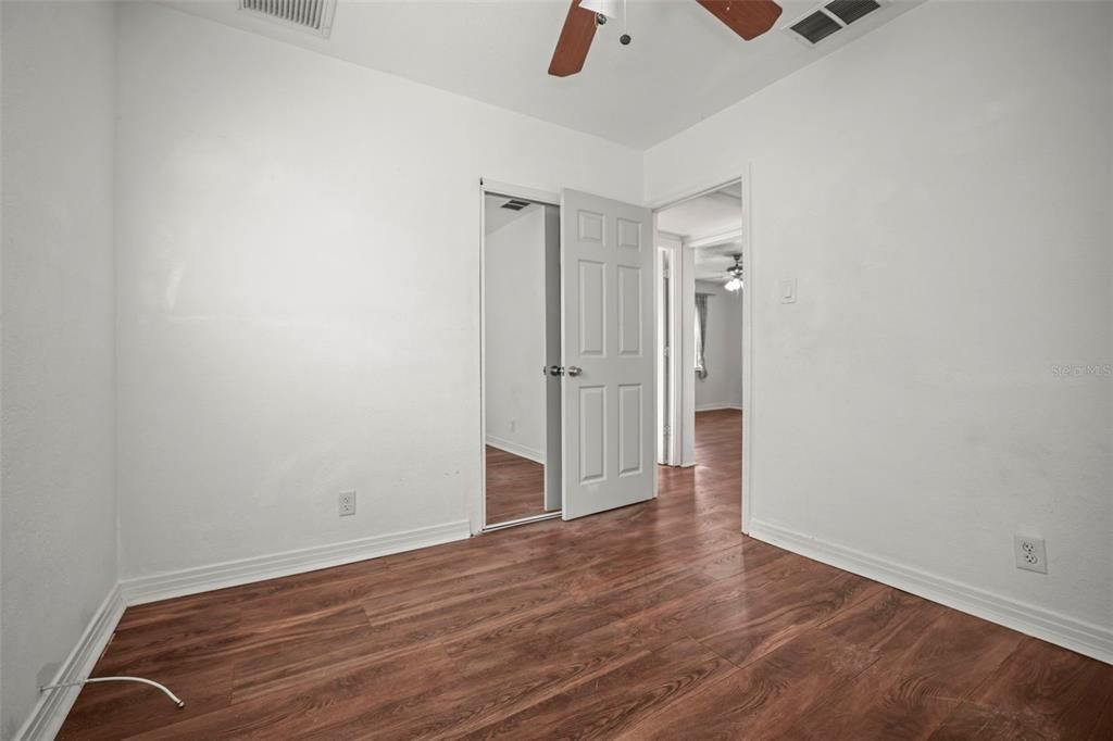 For Rent: $2,200 (2 beds, 1 baths, 720 Square Feet)