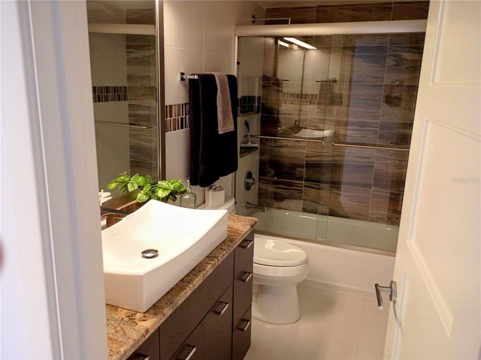 待售: $574,900 (2 贝兹, 2 浴室, 1360 平方英尺)