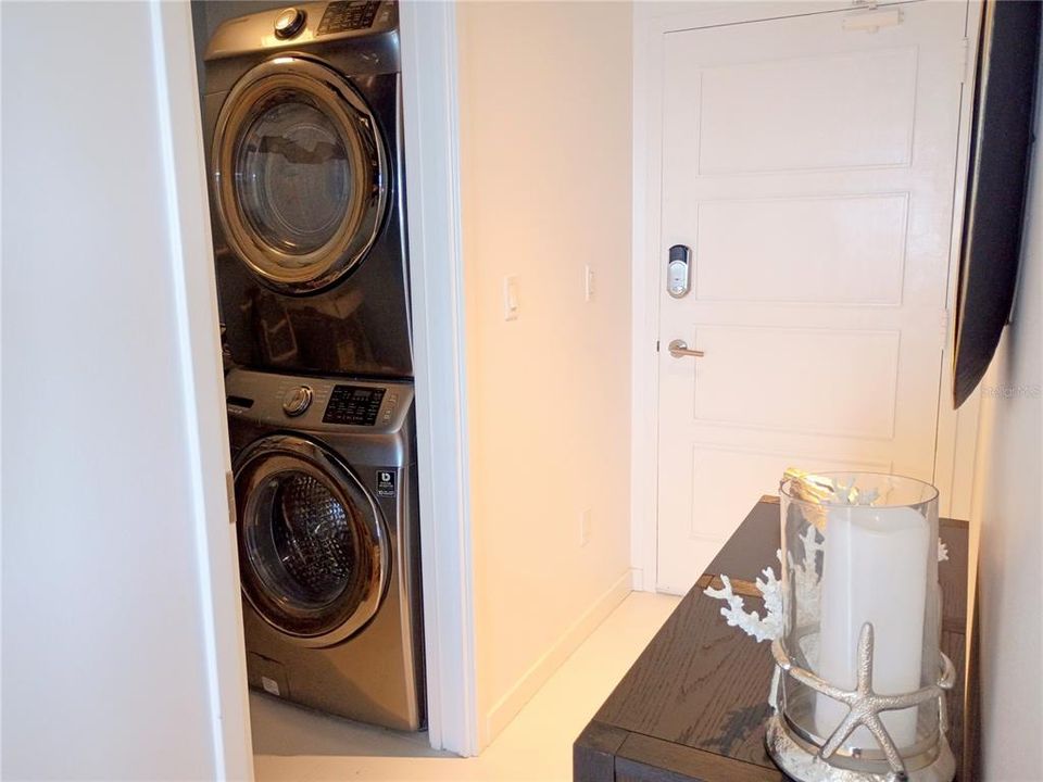 待售: $574,900 (2 贝兹, 2 浴室, 1360 平方英尺)