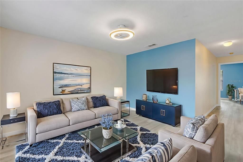 出租: $1,595 (2 贝兹, 2 浴室, 864 平方英尺)