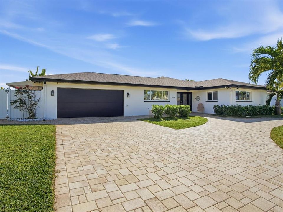 待售: $1,850,000 (4 贝兹, 3 浴室, 2153 平方英尺)