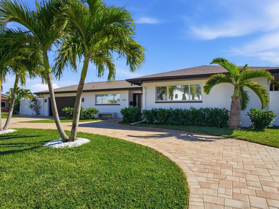 待售: $1,850,000 (4 贝兹, 3 浴室, 2153 平方英尺)