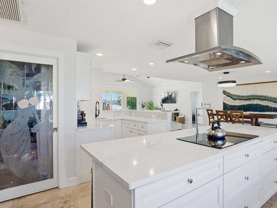 待售: $1,850,000 (4 贝兹, 3 浴室, 2153 平方英尺)