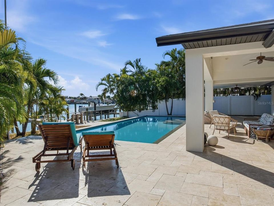 待售: $1,850,000 (4 贝兹, 3 浴室, 2153 平方英尺)