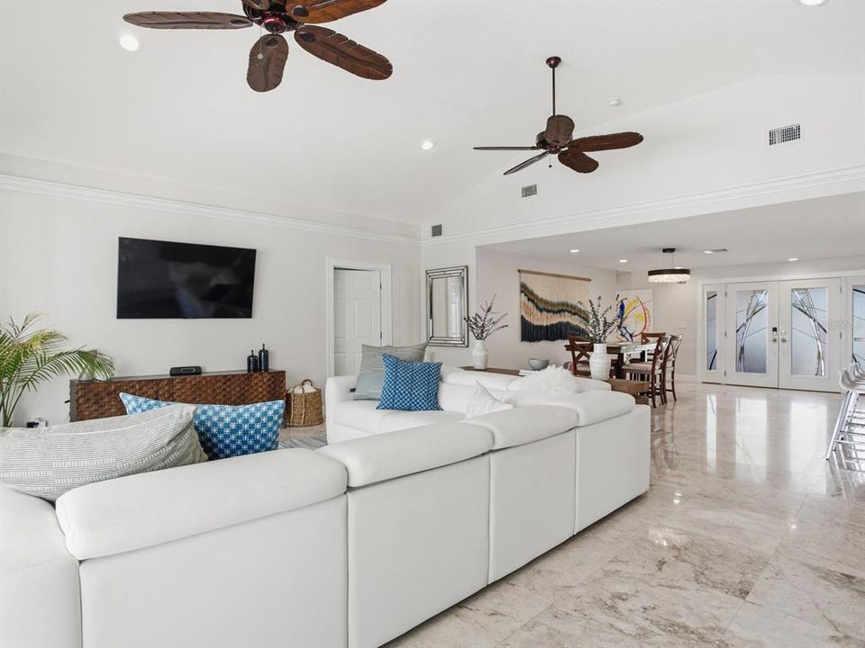 待售: $1,850,000 (4 贝兹, 3 浴室, 2153 平方英尺)