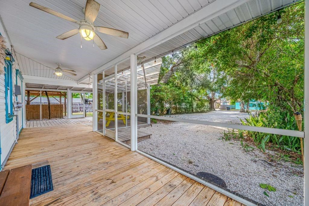 На продажу: $234,999 (2 спален, 1 ванн, 1032 Квадратных фут)