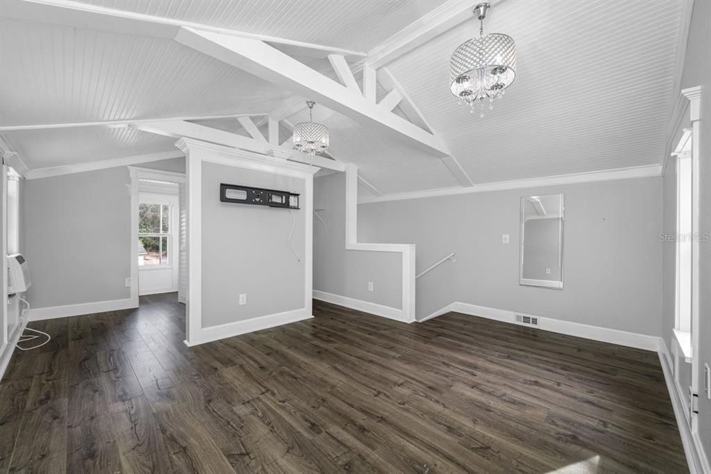 На продажу: $234,999 (2 спален, 1 ванн, 1032 Квадратных фут)