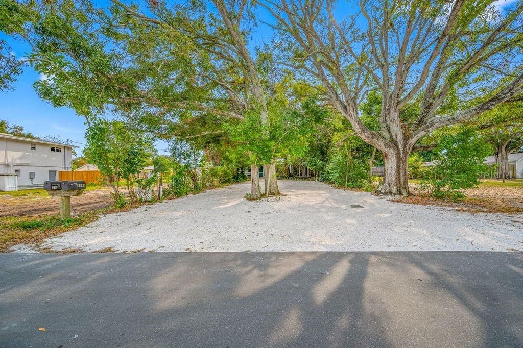 На продажу: $234,999 (2 спален, 1 ванн, 1032 Квадратных фут)