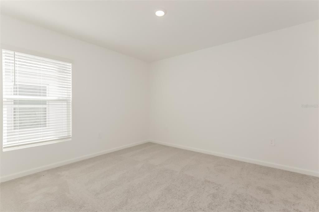 For Rent: $1,990 (4 beds, 3 baths, 2174 Square Feet)