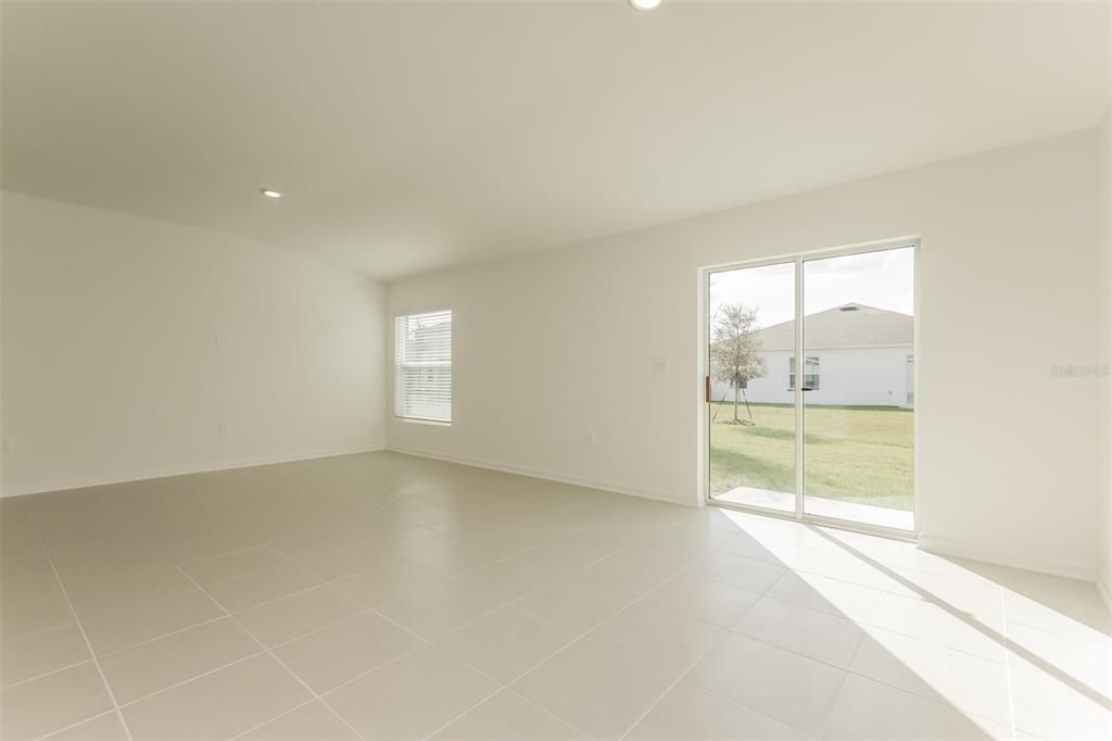 For Rent: $1,990 (4 beds, 3 baths, 2174 Square Feet)