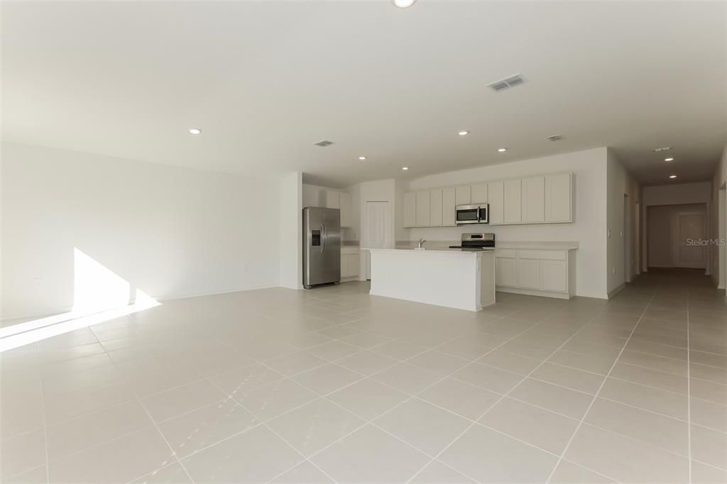 For Rent: $1,990 (4 beds, 3 baths, 2174 Square Feet)