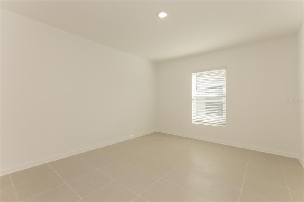 For Rent: $1,990 (4 beds, 3 baths, 2174 Square Feet)