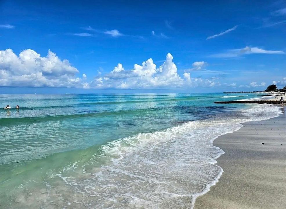 For Rent: $2,150 (3 beds, 2 baths, 1200 Square Feet)