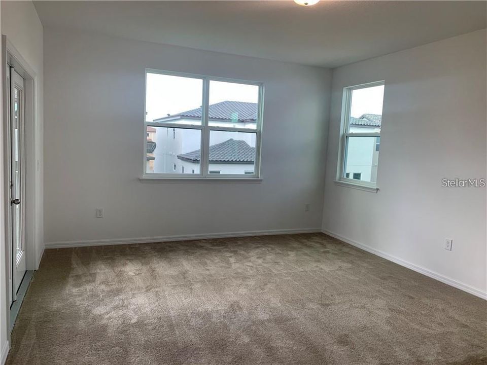 En Renta: $3,500 (4 camas, 3 baños, 3000 Pies cuadrados)