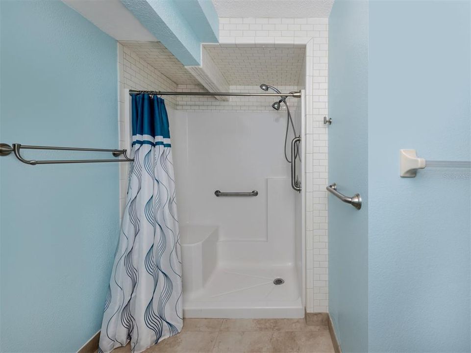 For Sale: $445,000 (3 beds, 2 baths, 1676 Square Feet)