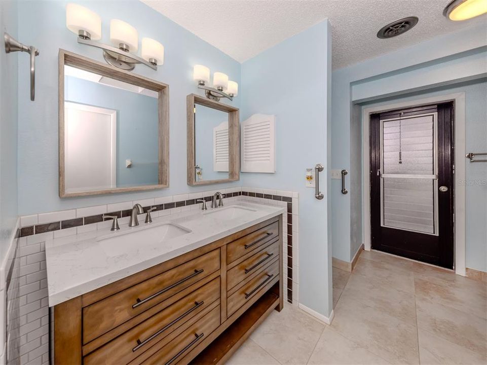 For Sale: $445,000 (3 beds, 2 baths, 1676 Square Feet)