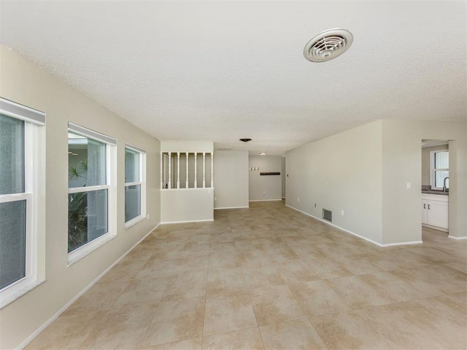 For Sale: $445,000 (3 beds, 2 baths, 1676 Square Feet)