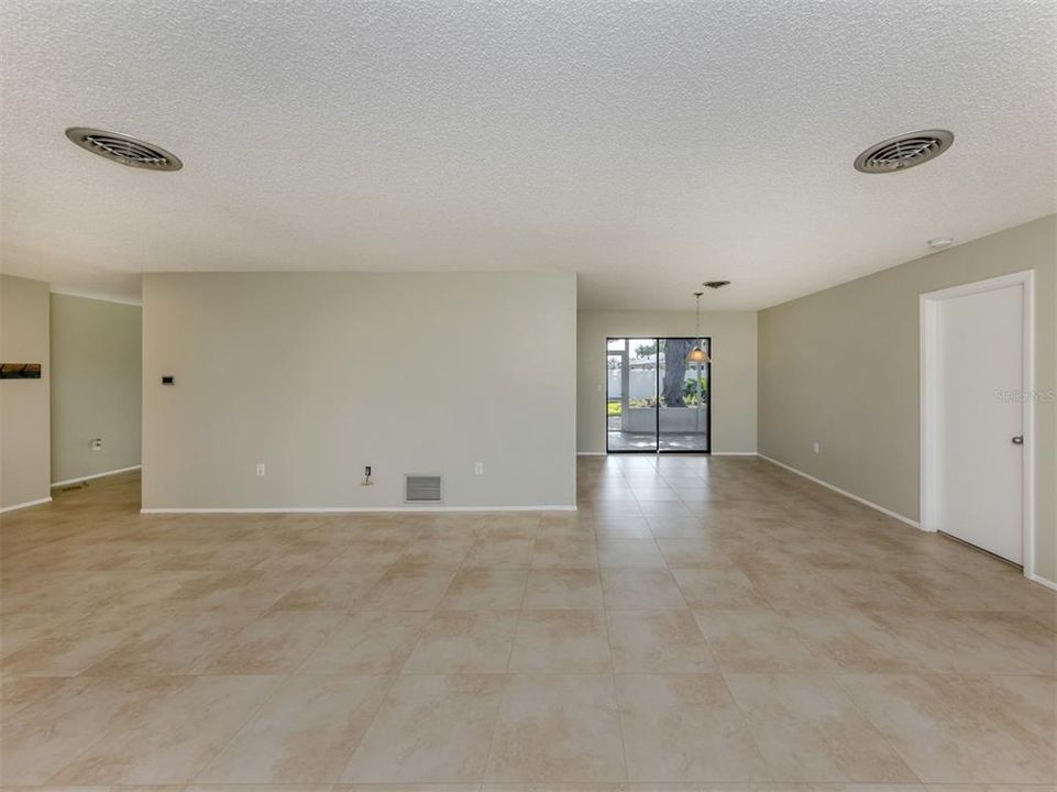 For Sale: $445,000 (3 beds, 2 baths, 1676 Square Feet)