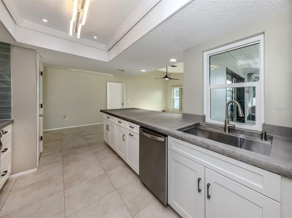 For Sale: $445,000 (3 beds, 2 baths, 1676 Square Feet)