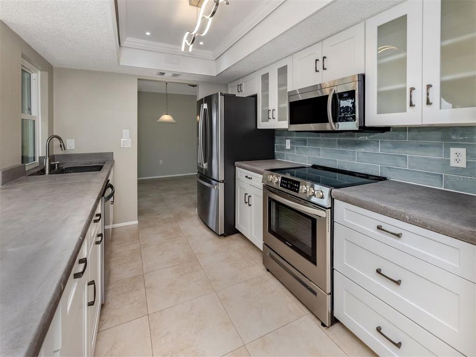 For Sale: $445,000 (3 beds, 2 baths, 1676 Square Feet)