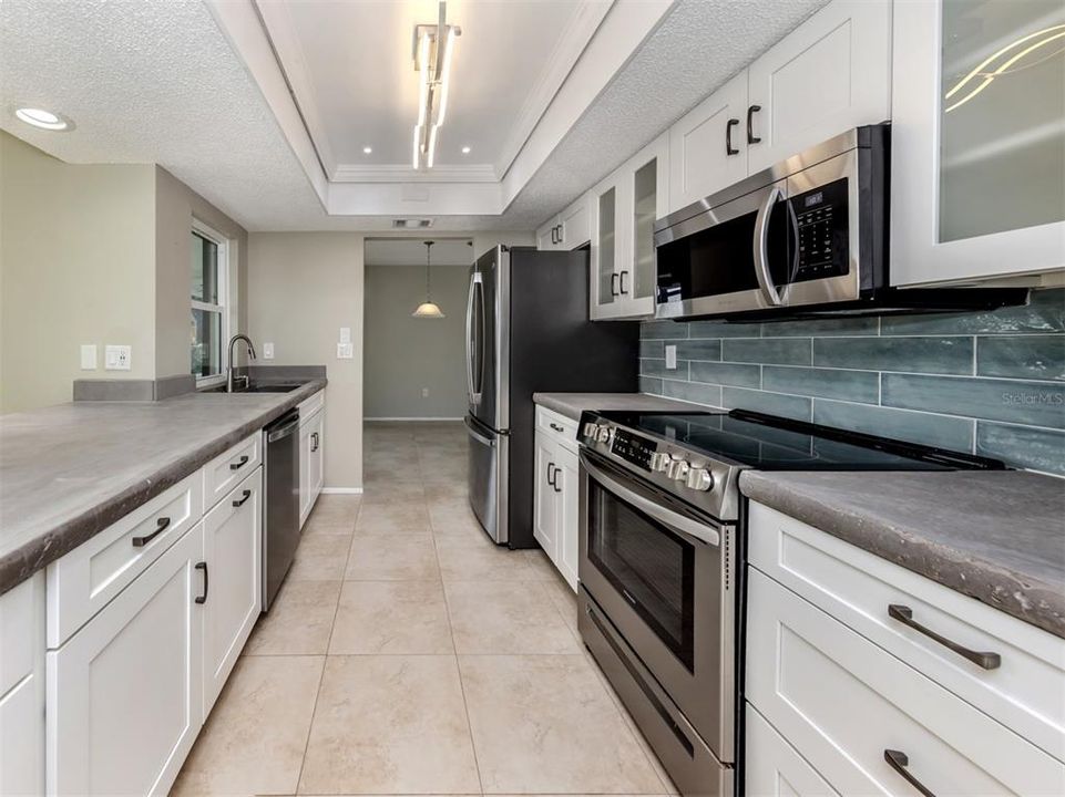 For Sale: $445,000 (3 beds, 2 baths, 1676 Square Feet)