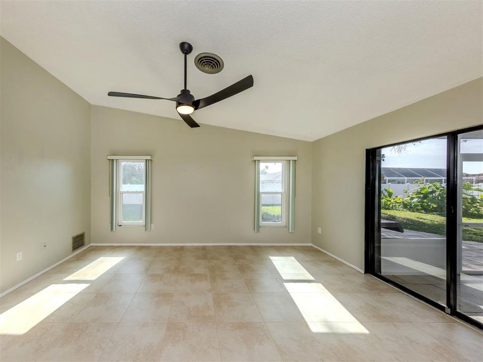 For Sale: $445,000 (3 beds, 2 baths, 1676 Square Feet)