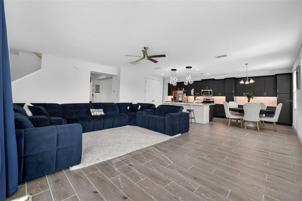 En Venta: $1,070,000 (7 camas, 5 baños, 4799 Pies cuadrados)