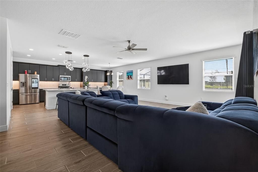 En Venta: $1,070,000 (7 camas, 5 baños, 4799 Pies cuadrados)