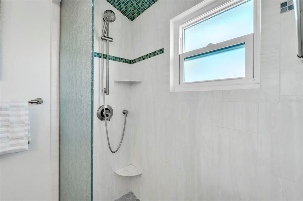 На продажу: $1,250,000 (2 спален, 2 ванн, 1248 Квадратных фут)