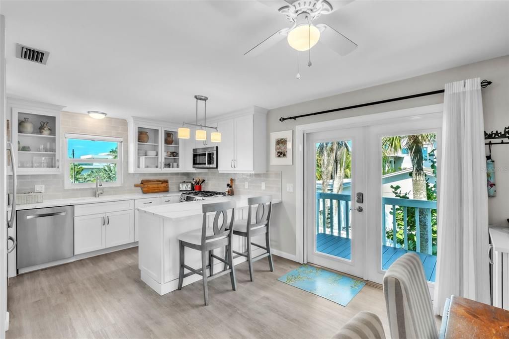 На продажу: $1,250,000 (2 спален, 2 ванн, 1248 Квадратных фут)