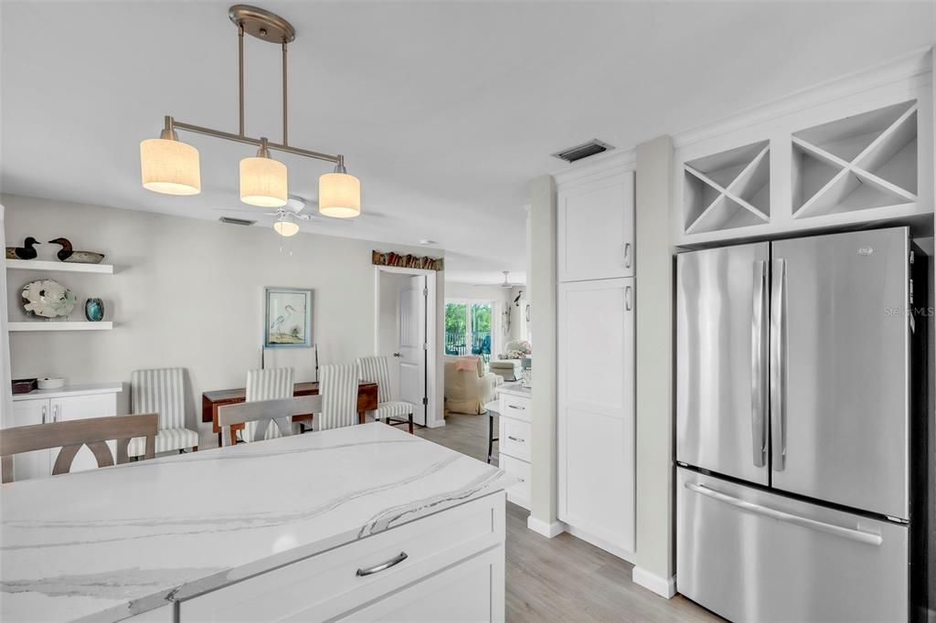 На продажу: $1,250,000 (2 спален, 2 ванн, 1248 Квадратных фут)