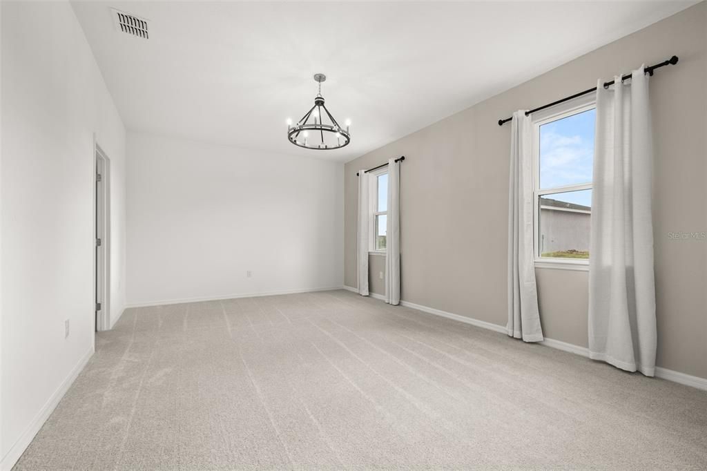 出租: $2,180 (4 贝兹, 3 浴室, 2210 平方英尺)