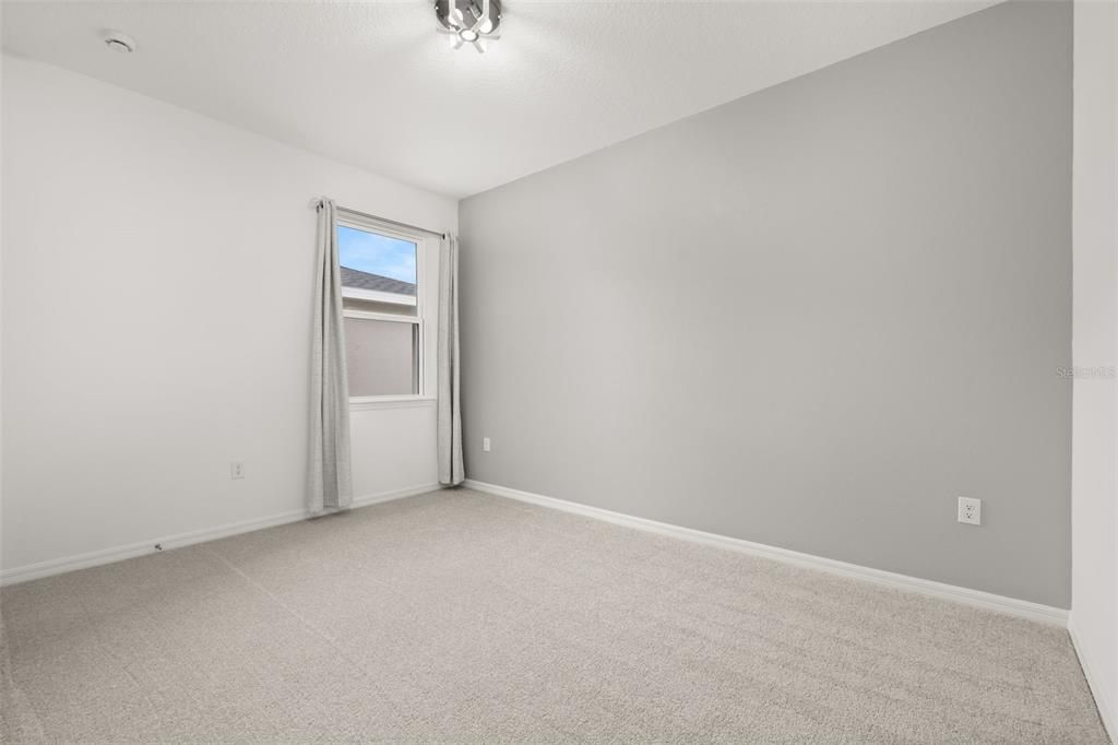 出租: $2,180 (4 贝兹, 3 浴室, 2210 平方英尺)