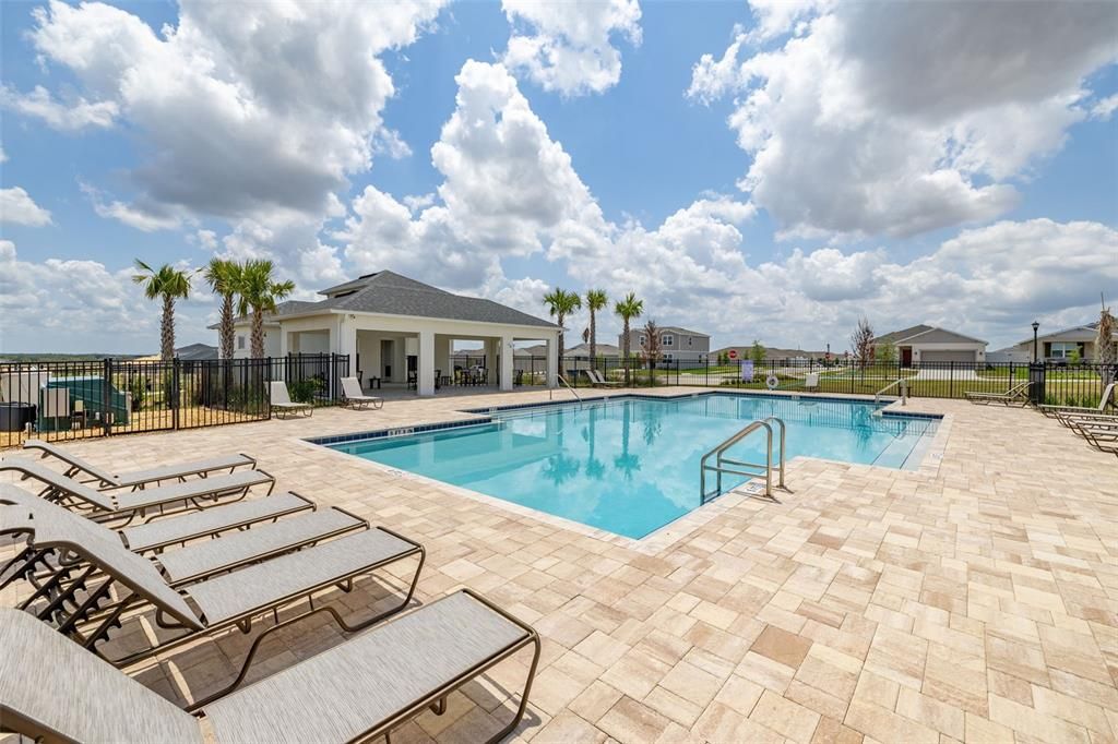 出租: $2,180 (4 贝兹, 3 浴室, 2210 平方英尺)