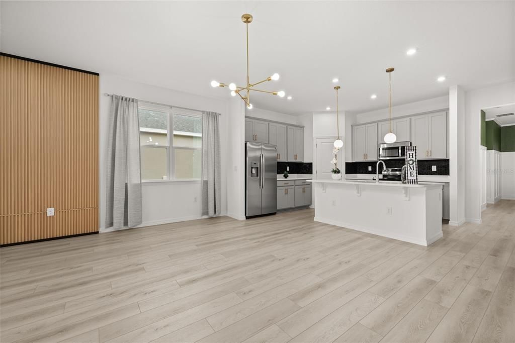 出租: $2,180 (4 贝兹, 3 浴室, 2210 平方英尺)