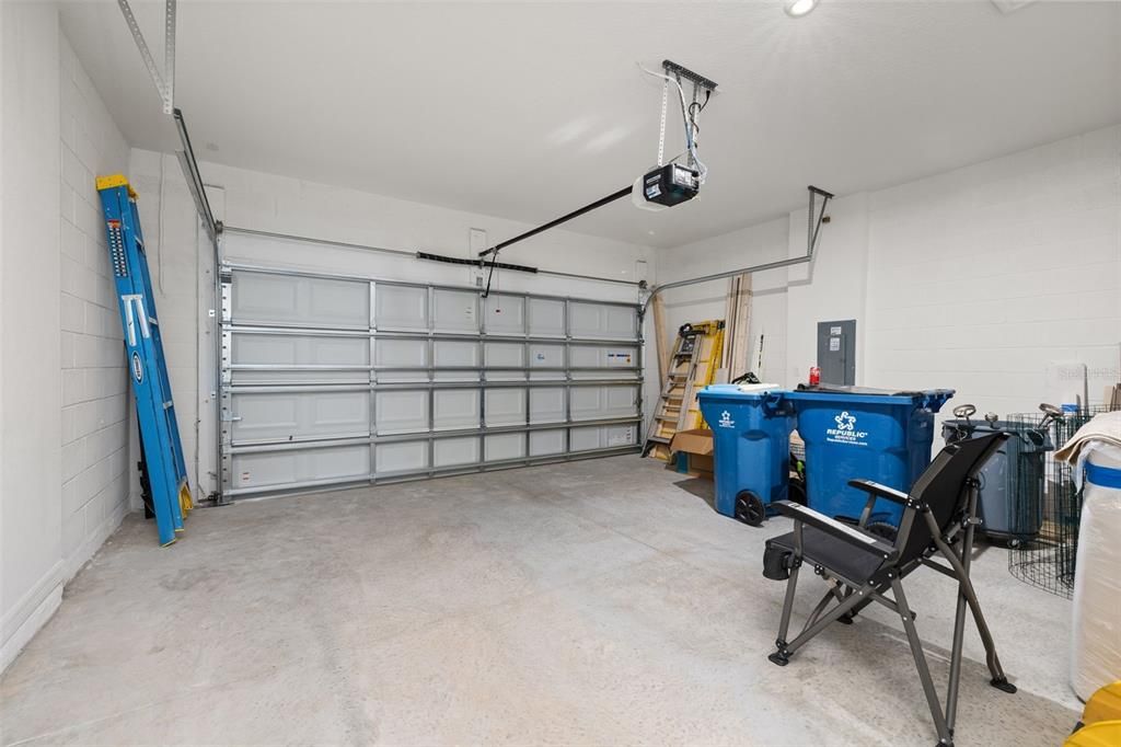 出租: $2,180 (4 贝兹, 3 浴室, 2210 平方英尺)