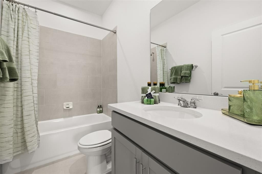 出租: $2,180 (4 贝兹, 3 浴室, 2210 平方英尺)