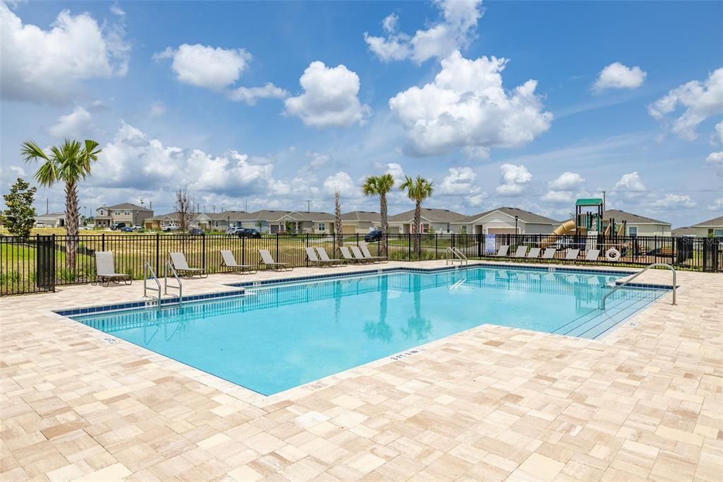 出租: $2,180 (4 贝兹, 3 浴室, 2210 平方英尺)